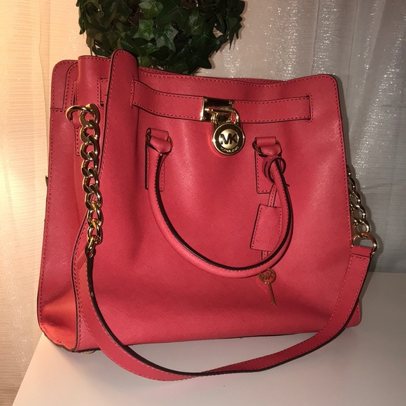 Michael Kors Handbags - FINAL MARKDOWN!! Large Michael Kors shoulder bag